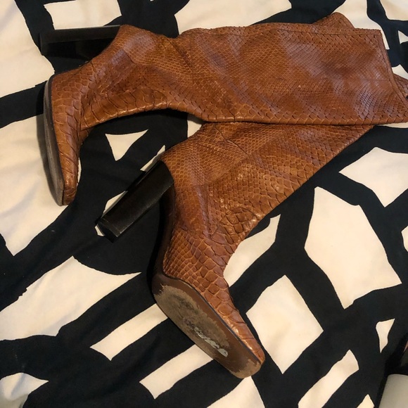 Dolce&Gabbana snakeskin square toe tall boot sz 41 - Picture 4 of 5